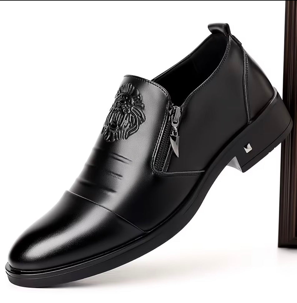 Dress shoe